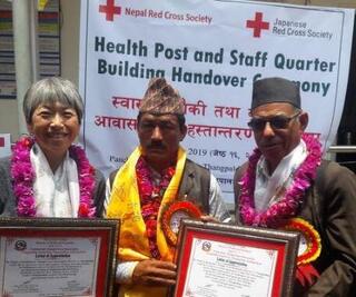 ネパール赤十字社の事業を担当する五十嵐和代職員